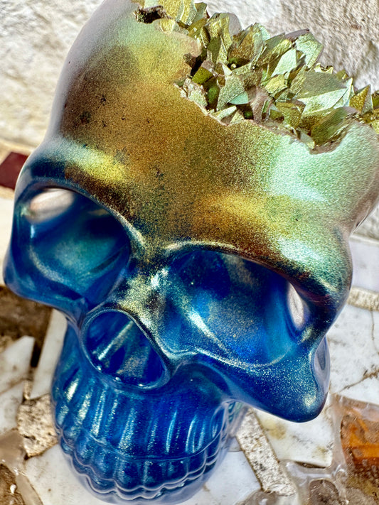 Skull _ M _ Gold & Blue Geode